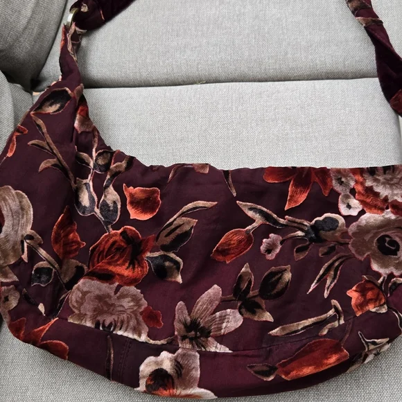Floral Velvet Shoulder Bag - Picture 7 of 14